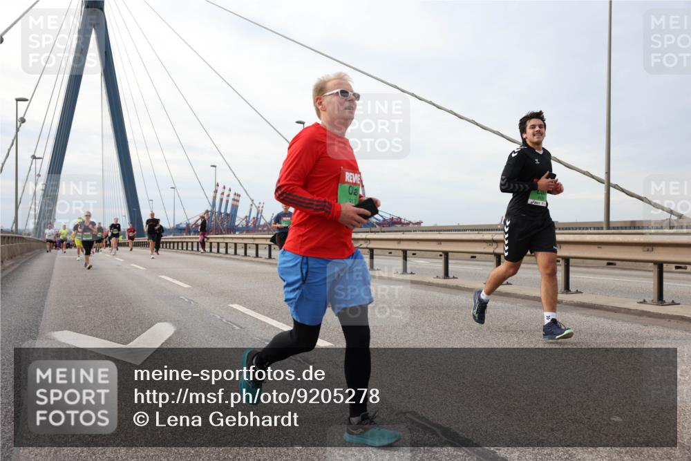 03.10.2025 - Köhlbrandbrückenlauf Lena Gebhardt http://msf.ph/oto/9205278 03.10.2025 16:00:29 Position 2 917 meine-sportfotos.de