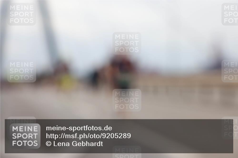 03.10.2025 - Köhlbrandbrückenlauf Lena Gebhardt http://msf.ph/oto/9205289 03.10.2025 16:00:33 Position 2  meine-sportfotos.de