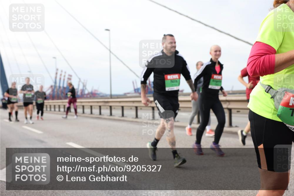 03.10.2025 - Köhlbrandbrückenlauf Lena Gebhardt http://msf.ph/oto/9205327 03.10.2025 16:00:44 Position 2  meine-sportfotos.de