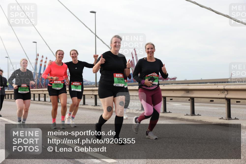 03.10.2025 - Köhlbrandbrückenlauf Lena Gebhardt http://msf.ph/oto/9205355 03.10.2025 16:00:49 Position 2 8658, 8165 meine-sportfotos.de
