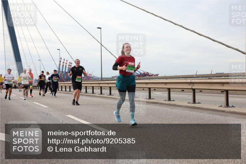 03.10.2025 - Köhlbrandbrückenlauf Lena Gebhardt http://msf.ph/oto/9205385 03.10.2025 16:00:55 Position 2  meine-sportfotos.de