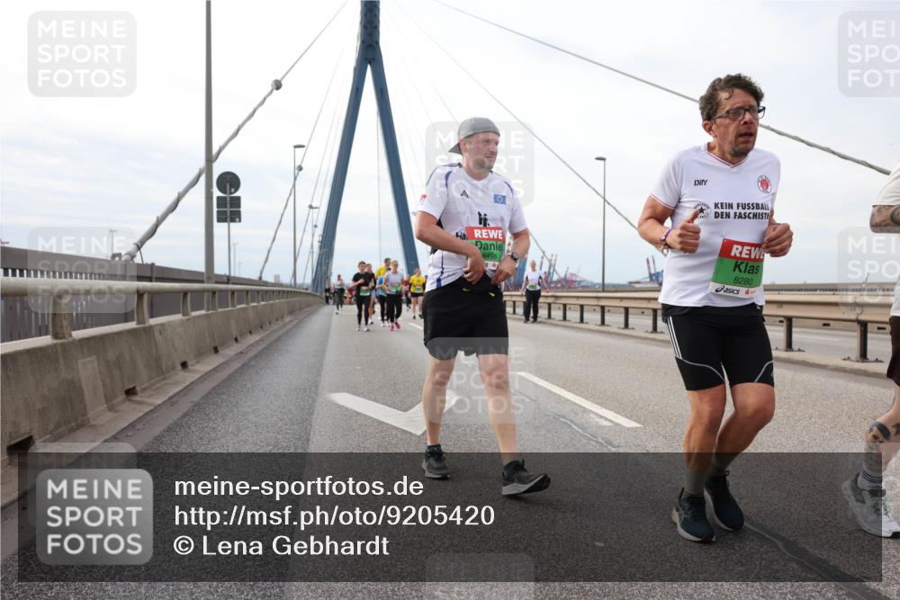 03.10.2025 - Köhlbrandbrückenlauf Lena Gebhardt http://msf.ph/oto/9205420 03.10.2025 16:01:01 Position 2 8498, 8280 meine-sportfotos.de