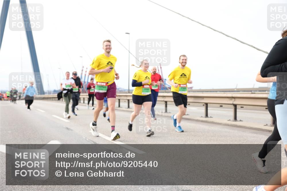 03.10.2025 - Köhlbrandbrückenlauf Lena Gebhardt http://msf.ph/oto/9205440 03.10.2025 16:01:09 Position 2  meine-sportfotos.de