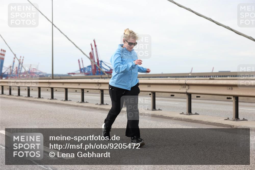 03.10.2025 - Köhlbrandbrückenlauf Lena Gebhardt http://msf.ph/oto/9205472 03.10.2025 16:01:15 Position 2  meine-sportfotos.de