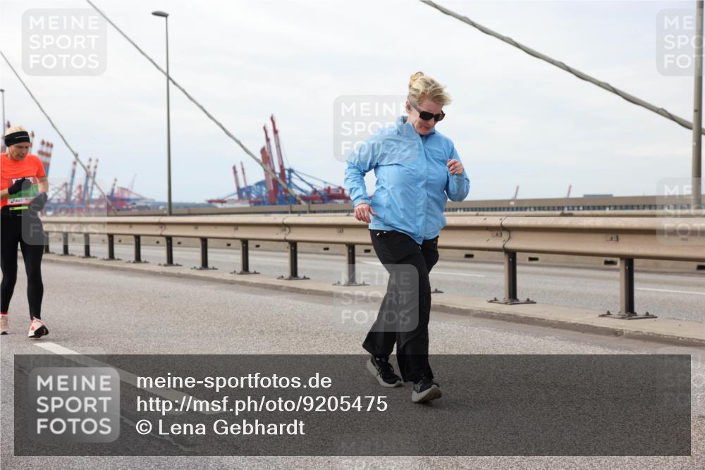 03.10.2025 - Köhlbrandbrückenlauf Lena Gebhardt http://msf.ph/oto/9205475 03.10.2025 16:01:15 Position 2  meine-sportfotos.de