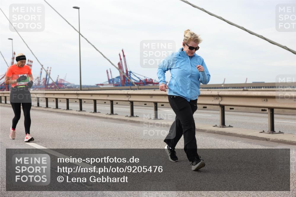 03.10.2025 - Köhlbrandbrückenlauf Lena Gebhardt http://msf.ph/oto/9205476 03.10.2025 16:01:15 Position 2  meine-sportfotos.de