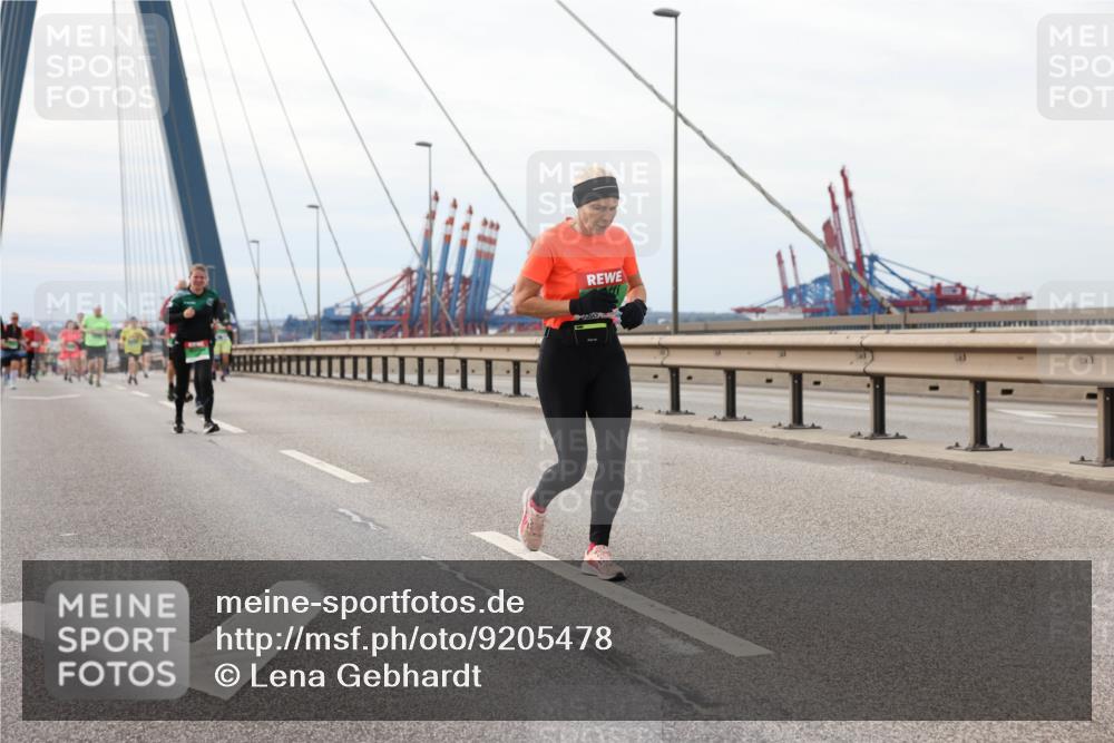03.10.2025 - Köhlbrandbrückenlauf Lena Gebhardt http://msf.ph/oto/9205478 03.10.2025 16:01:16 Position 2  meine-sportfotos.de