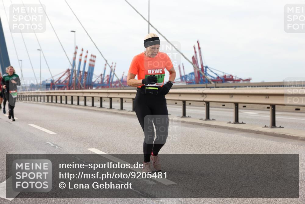 03.10.2025 - Köhlbrandbrückenlauf Lena Gebhardt http://msf.ph/oto/9205481 03.10.2025 16:01:17 Position 2  meine-sportfotos.de