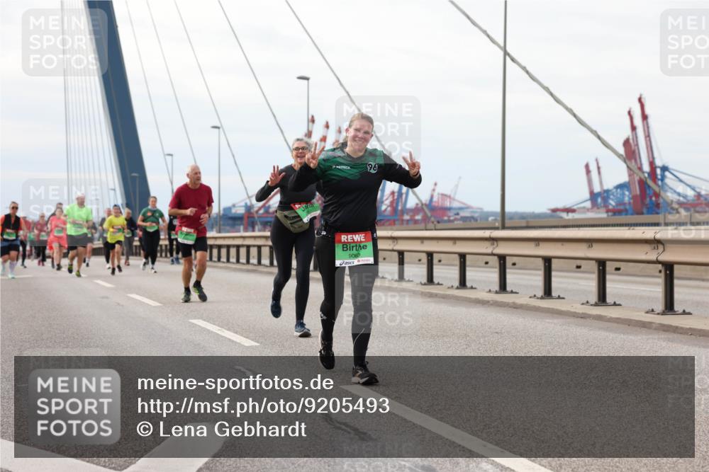 03.10.2025 - Köhlbrandbrückenlauf Lena Gebhardt http://msf.ph/oto/9205493 03.10.2025 16:01:20 Position 2 9069, 96 meine-sportfotos.de