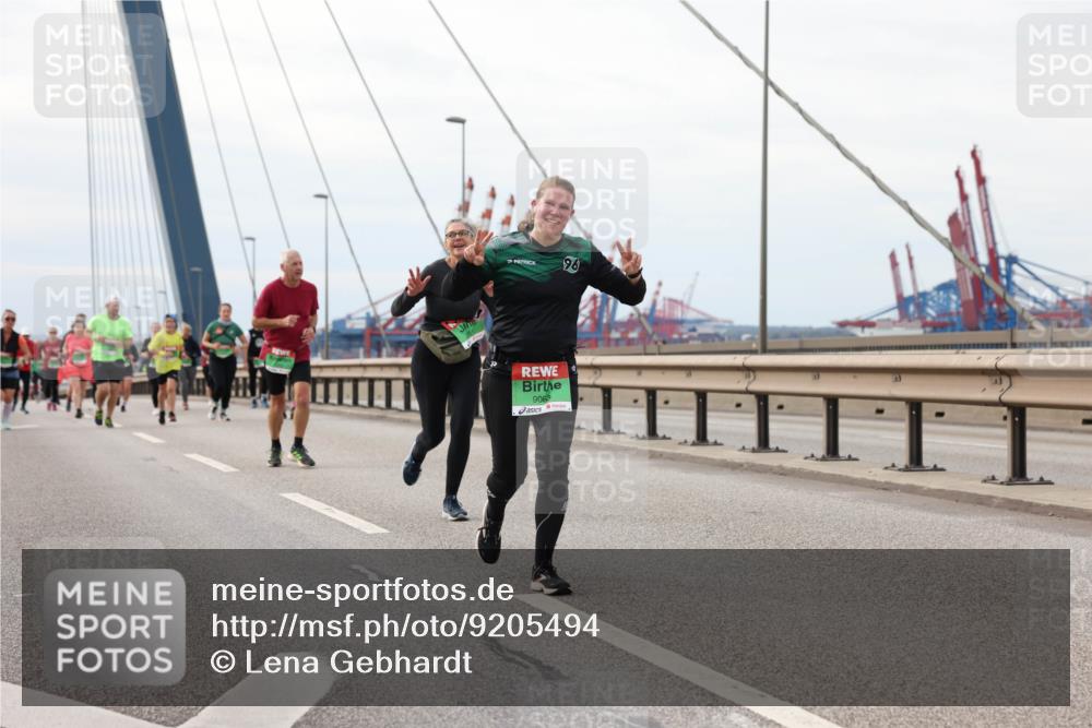 03.10.2025 - Köhlbrandbrückenlauf Lena Gebhardt http://msf.ph/oto/9205494 03.10.2025 16:01:20 Position 2 96, 9069 meine-sportfotos.de