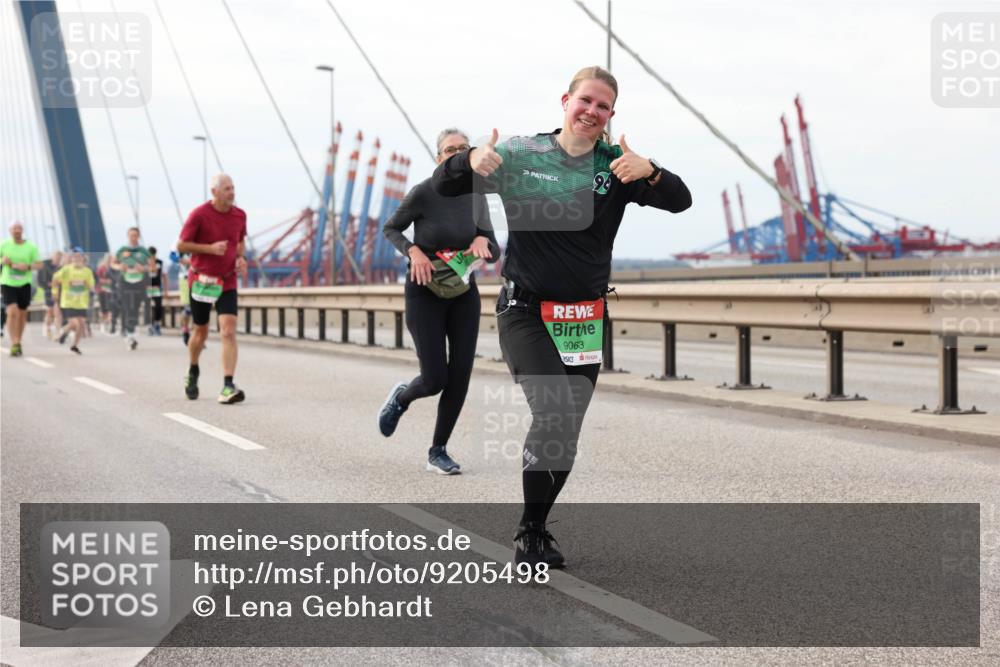 03.10.2025 - Köhlbrandbrückenlauf Lena Gebhardt http://msf.ph/oto/9205498 03.10.2025 16:01:21 Position 2 9063 meine-sportfotos.de