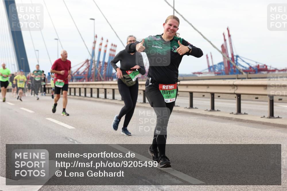 03.10.2025 - Köhlbrandbrückenlauf Lena Gebhardt http://msf.ph/oto/9205499 03.10.2025 16:01:21 Position 2 9063 meine-sportfotos.de