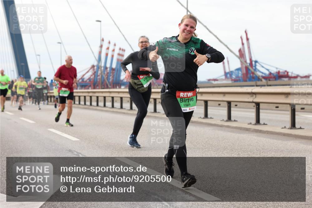 03.10.2025 - Köhlbrandbrückenlauf Lena Gebhardt http://msf.ph/oto/9205500 03.10.2025 16:01:21 Position 2 9063 meine-sportfotos.de