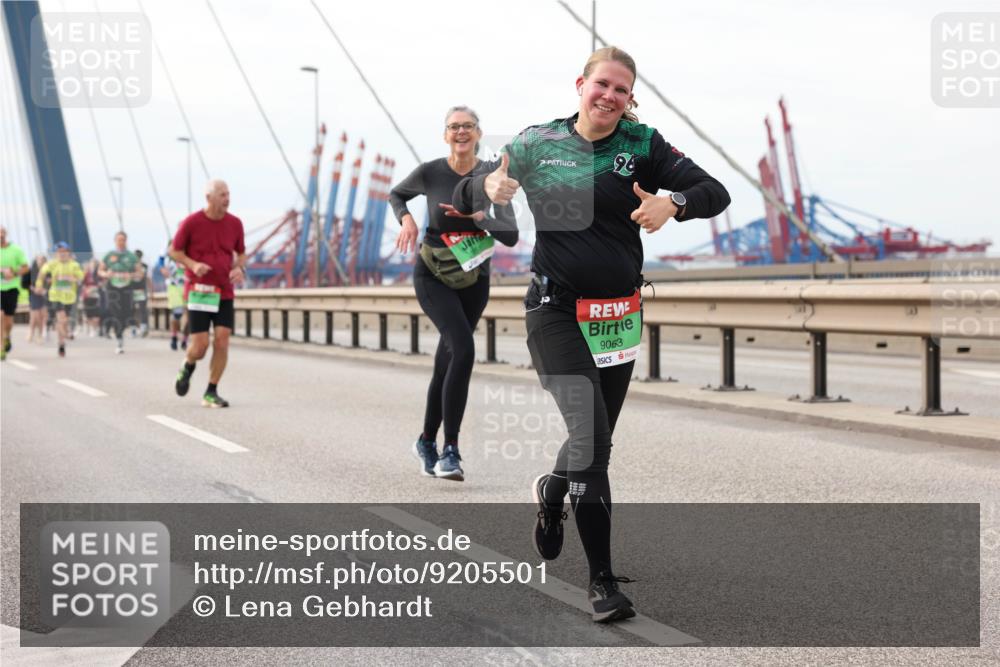 03.10.2025 - Köhlbrandbrückenlauf Lena Gebhardt http://msf.ph/oto/9205501 03.10.2025 16:01:21 Position 2 98, 9063 meine-sportfotos.de