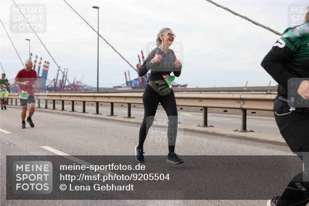 03.10.2025 - Köhlbrandbrückenlauf Lena Gebhardt http://msf.ph/oto/9205504 03.10.2025 16:01:22 Position 2  meine-sportfotos.de