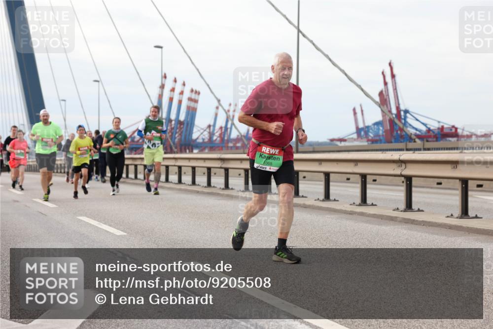 03.10.2025 - Köhlbrandbrückenlauf Lena Gebhardt http://msf.ph/oto/9205508 03.10.2025 16:01:24 Position 2 8368 meine-sportfotos.de