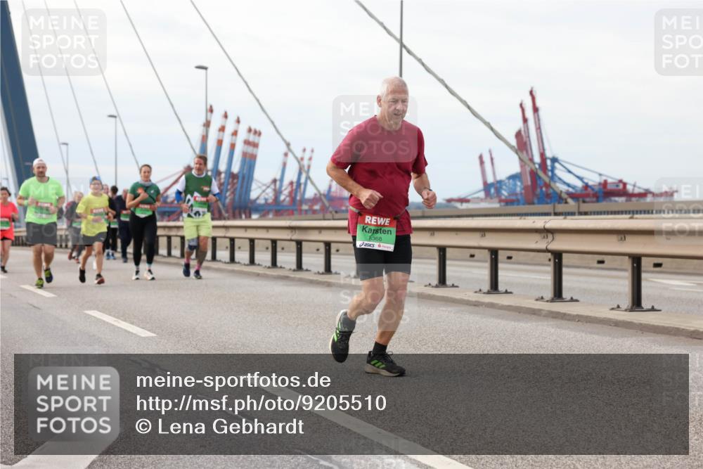 03.10.2025 - Köhlbrandbrückenlauf Lena Gebhardt http://msf.ph/oto/9205510 03.10.2025 16:01:24 Position 2 8368 meine-sportfotos.de