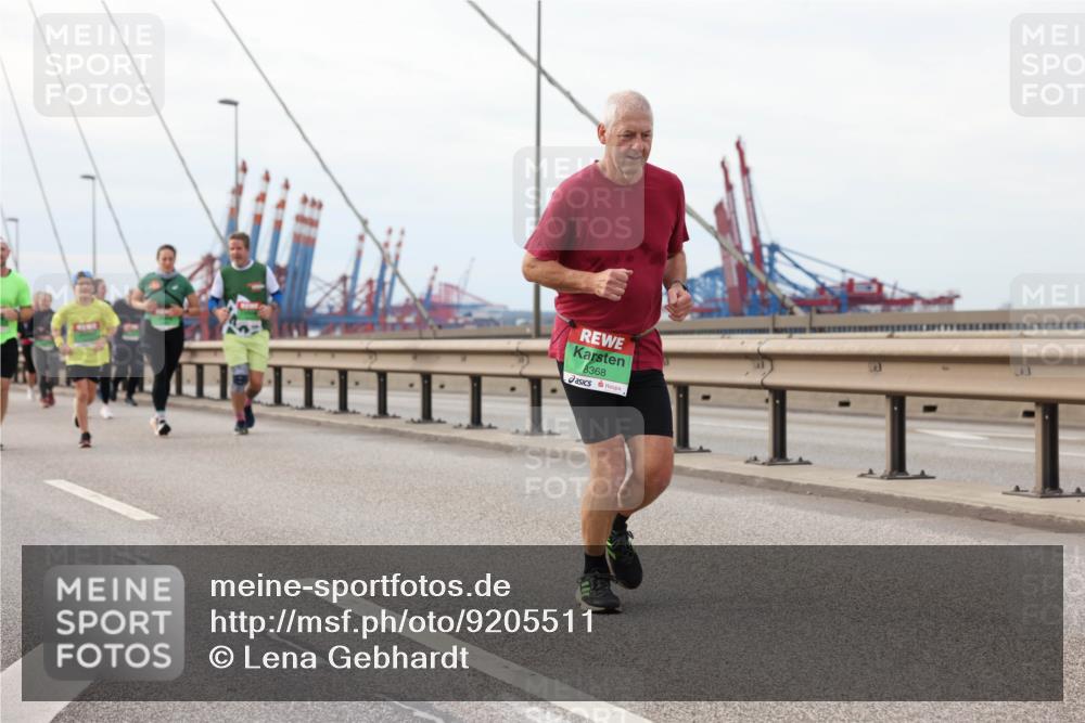 03.10.2025 - Köhlbrandbrückenlauf Lena Gebhardt http://msf.ph/oto/9205511 03.10.2025 16:01:25 Position 2 8368 meine-sportfotos.de
