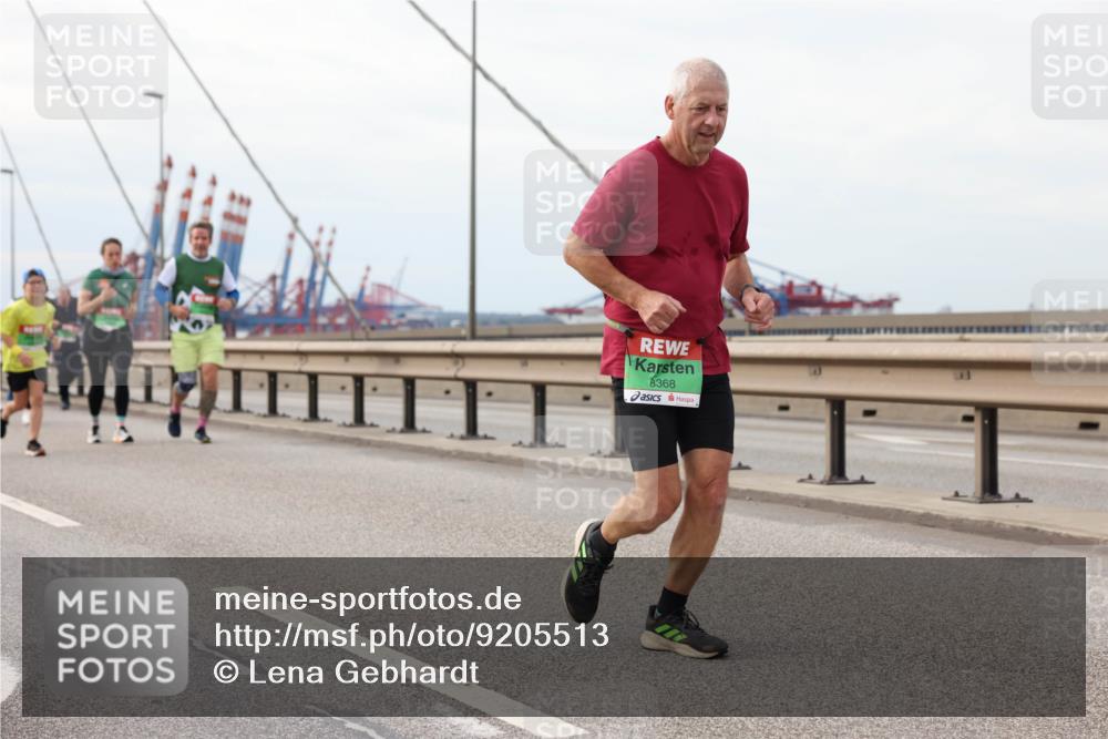 03.10.2025 - Köhlbrandbrückenlauf Lena Gebhardt http://msf.ph/oto/9205513 03.10.2025 16:01:25 Position 2 8368 meine-sportfotos.de