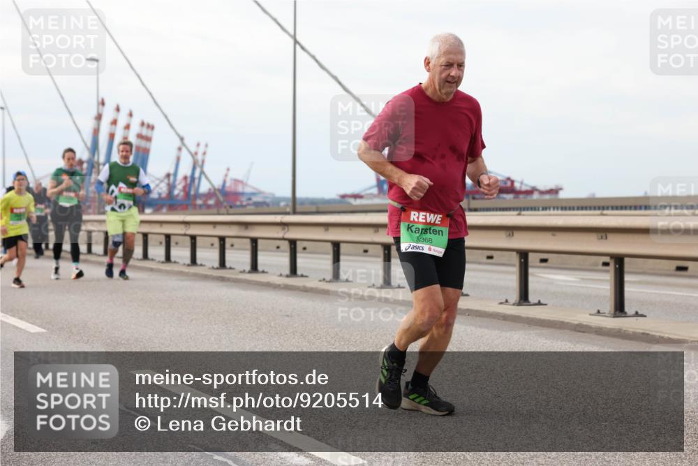 03.10.2025 - Köhlbrandbrückenlauf Lena Gebhardt http://msf.ph/oto/9205514 03.10.2025 16:01:25 Position 2 8368 meine-sportfotos.de
