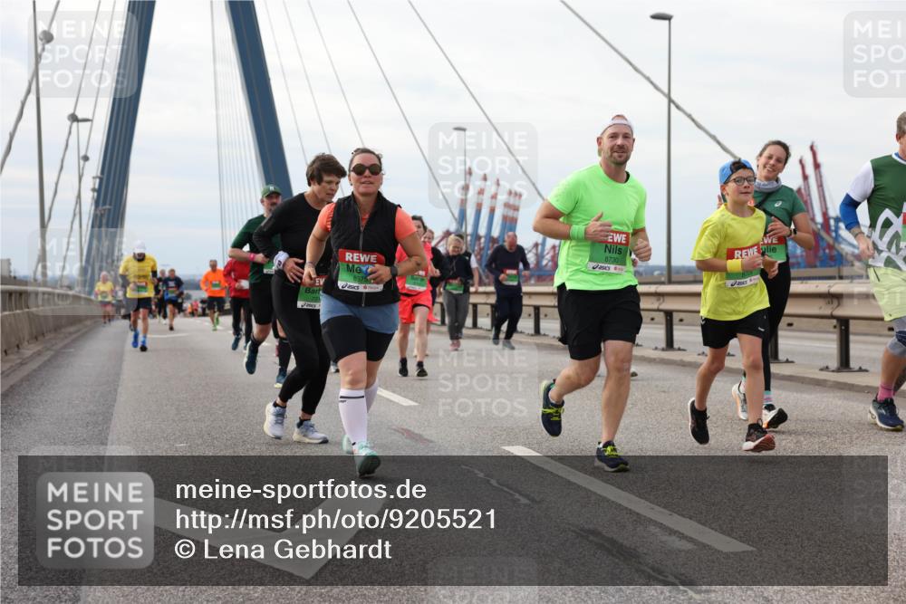 03.10.2025 - Köhlbrandbrückenlauf Lena Gebhardt http://msf.ph/oto/9205521 03.10.2025 16:01:29 Position 2 8730 meine-sportfotos.de