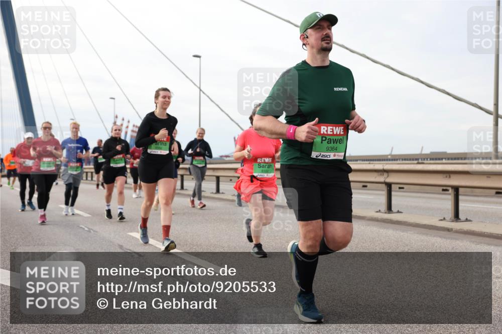 03.10.2025 - Köhlbrandbrückenlauf Lena Gebhardt http://msf.ph/oto/9205533 03.10.2025 16:01:32 Position 2 8568, 8102, 9364 meine-sportfotos.de