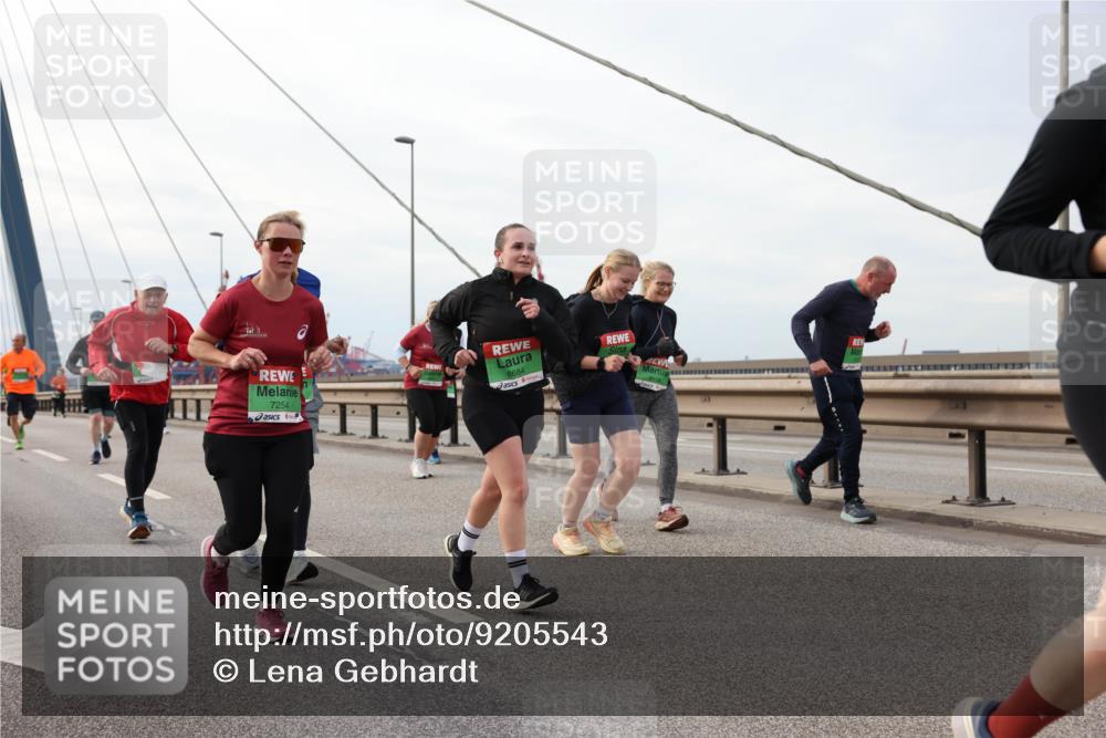 03.10.2025 - Köhlbrandbrückenlauf Lena Gebhardt http://msf.ph/oto/9205543 03.10.2025 16:01:34 Position 2 7254, 8684 meine-sportfotos.de
