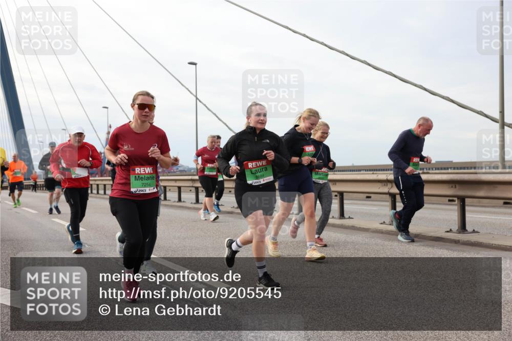03.10.2025 - Köhlbrandbrückenlauf Lena Gebhardt http://msf.ph/oto/9205545 03.10.2025 16:01:34 Position 2 7254, 8684 meine-sportfotos.de