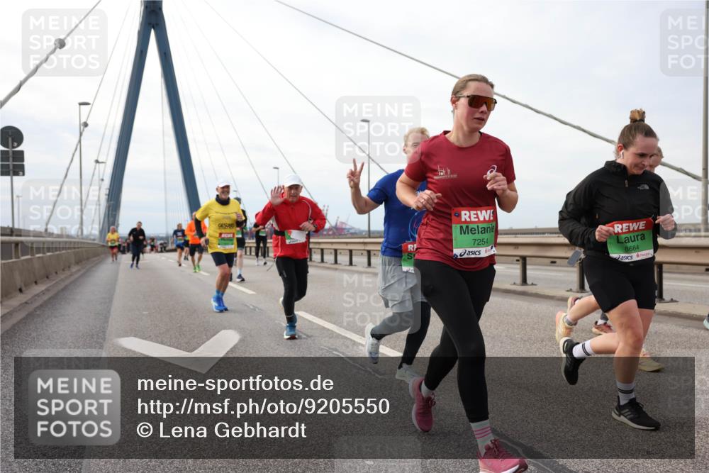 03.10.2025 - Köhlbrandbrückenlauf Lena Gebhardt http://msf.ph/oto/9205550 03.10.2025 16:01:35 Position 2 2025, 7254, 8684 meine-sportfotos.de