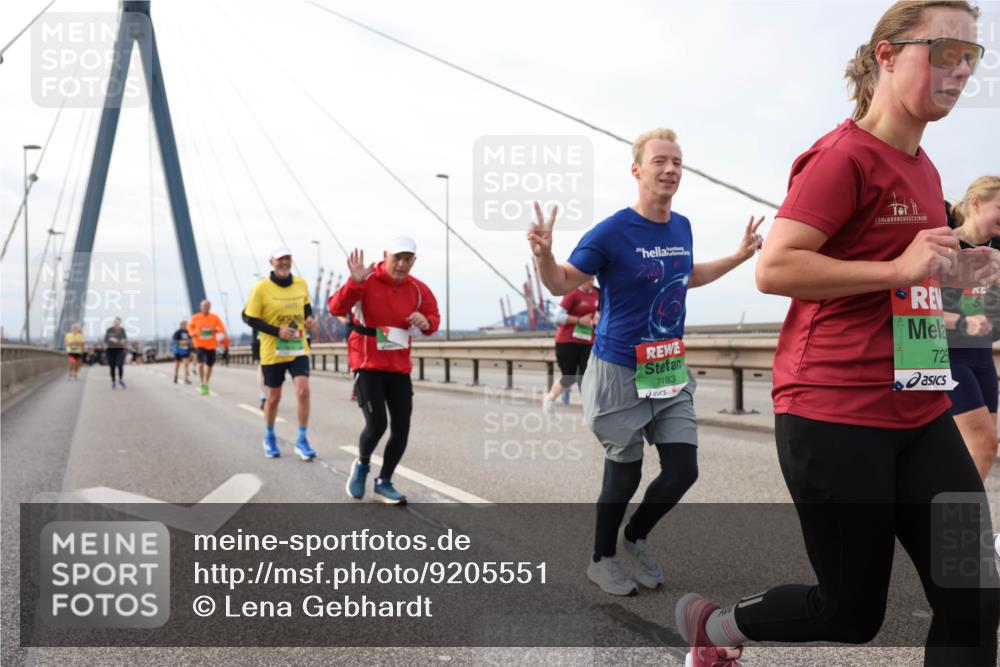 03.10.2025 - Köhlbrandbrückenlauf Lena Gebhardt http://msf.ph/oto/9205551 03.10.2025 16:01:36 Position 2 7183, 725 meine-sportfotos.de