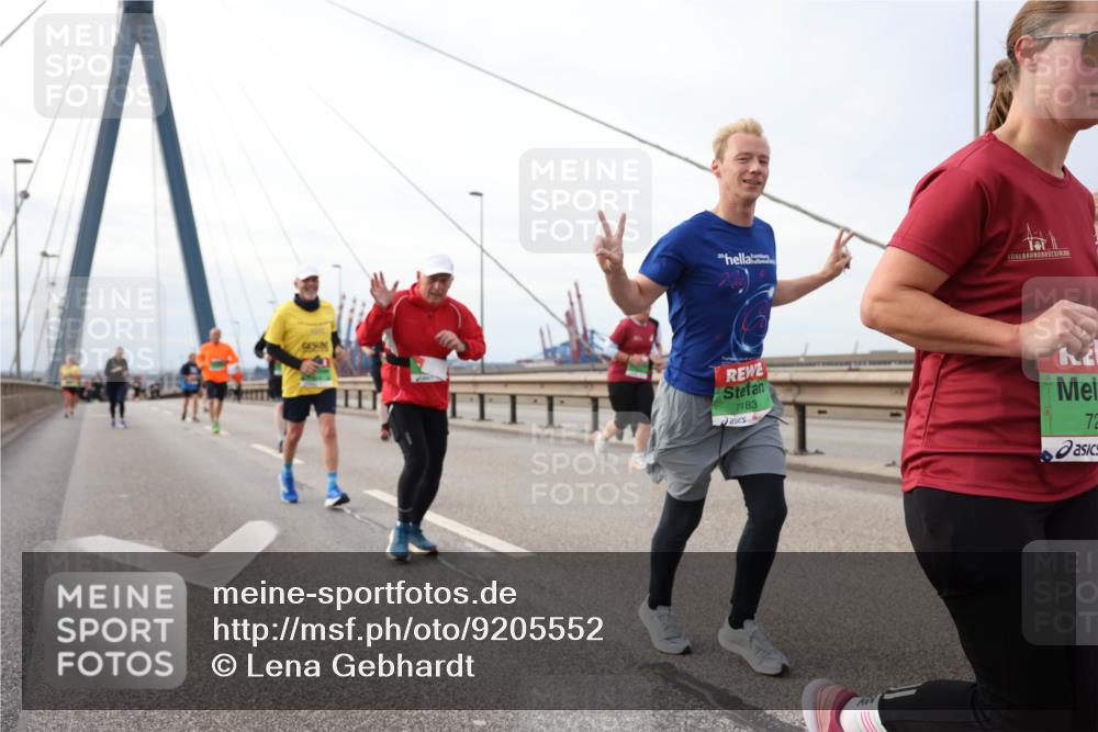 03.10.2025 - Köhlbrandbrückenlauf Lena Gebhardt http://msf.ph/oto/9205552 03.10.2025 16:01:36 Position 2 7183, 72 meine-sportfotos.de