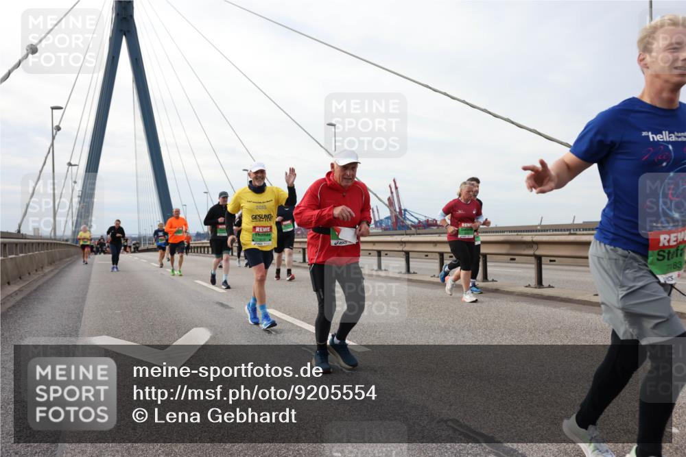 03.10.2025 - Köhlbrandbrückenlauf Lena Gebhardt http://msf.ph/oto/9205554 03.10.2025 16:01:36 Position 2 2025, 20, 7183 meine-sportfotos.de