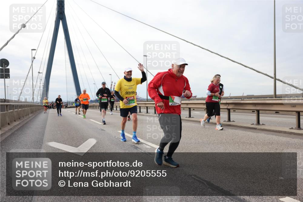03.10.2025 - Köhlbrandbrückenlauf Lena Gebhardt http://msf.ph/oto/9205555 03.10.2025 16:01:36 Position 2 2025 meine-sportfotos.de