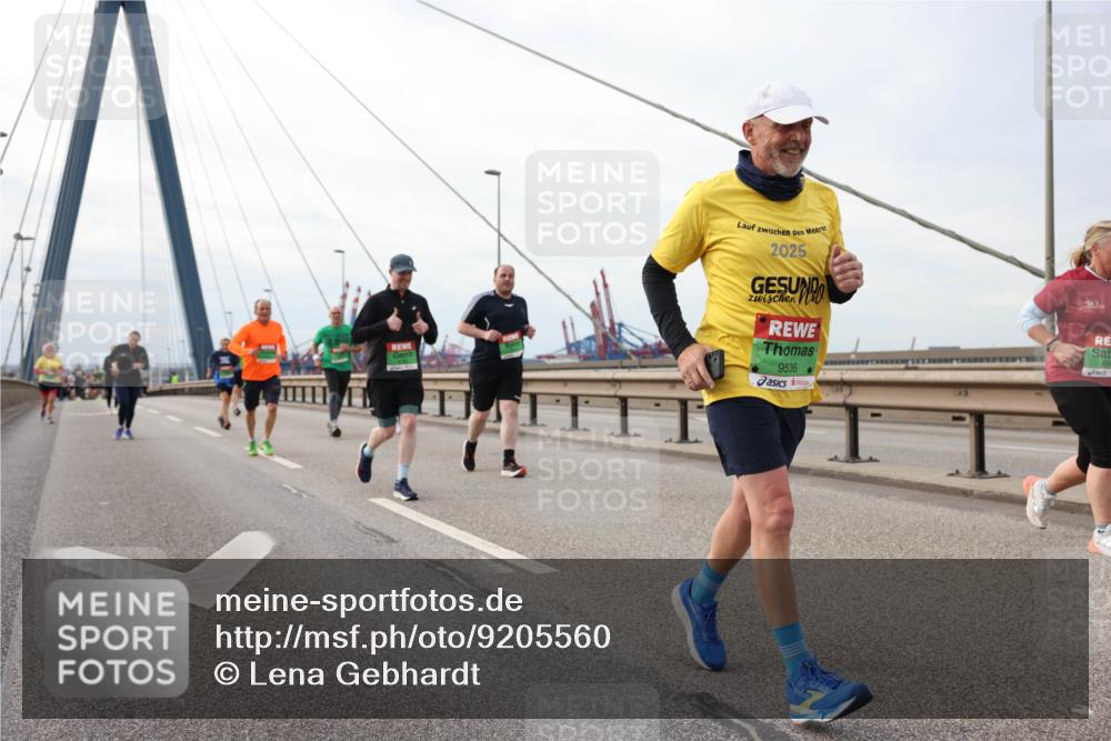 03.10.2025 - Köhlbrandbrückenlauf Lena Gebhardt http://msf.ph/oto/9205560 03.10.2025 16:01:37 Position 2 2025, 9536 meine-sportfotos.de