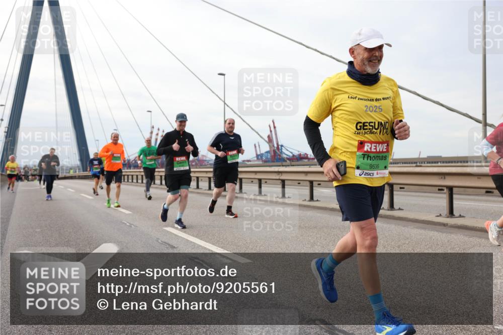 03.10.2025 - Köhlbrandbrückenlauf Lena Gebhardt http://msf.ph/oto/9205561 03.10.2025 16:01:37 Position 2 2025, 9536 meine-sportfotos.de