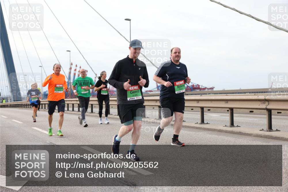 03.10.2025 - Köhlbrandbrückenlauf Lena Gebhardt http://msf.ph/oto/9205562 03.10.2025 16:01:38 Position 2 8185, 7953 meine-sportfotos.de