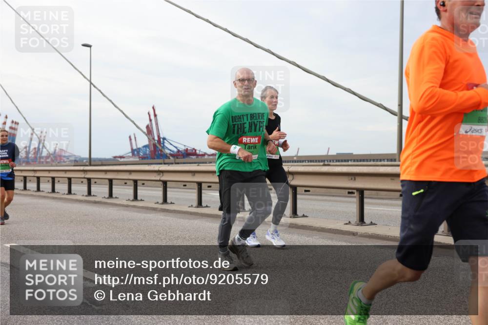03.10.2025 - Köhlbrandbrückenlauf Lena Gebhardt http://msf.ph/oto/9205579 03.10.2025 16:01:41 Position 2 97 meine-sportfotos.de