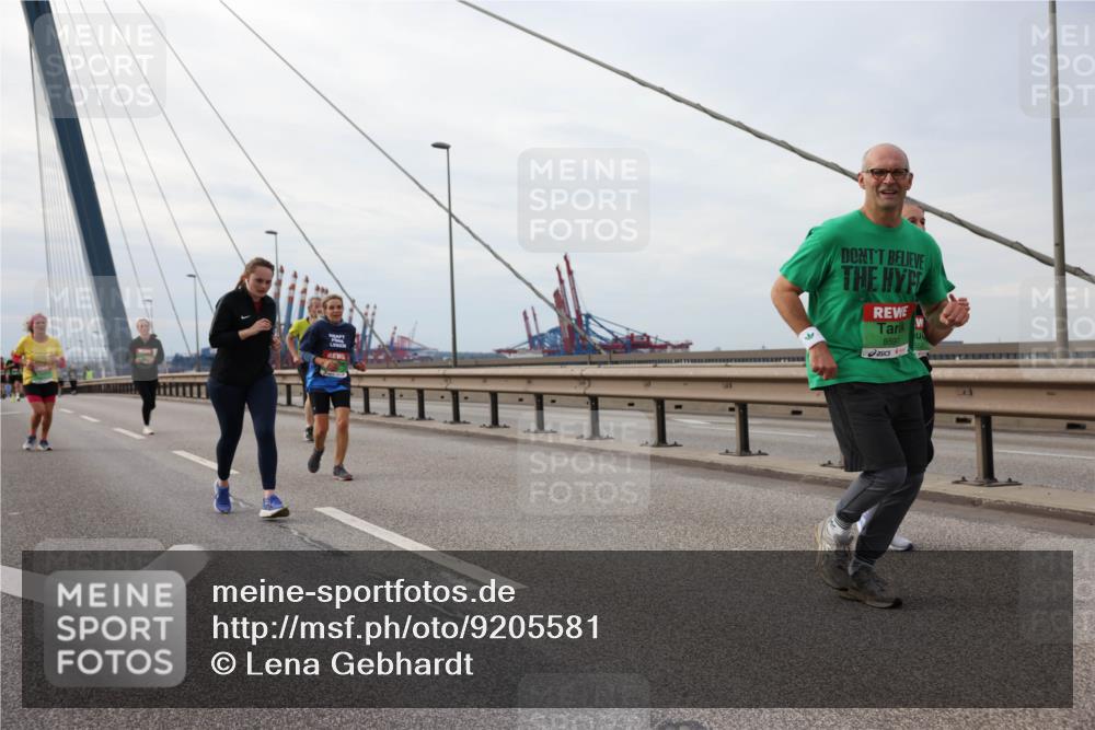 03.10.2025 - Köhlbrandbrückenlauf Lena Gebhardt http://msf.ph/oto/9205581 03.10.2025 16:01:42 Position 2 8597 meine-sportfotos.de