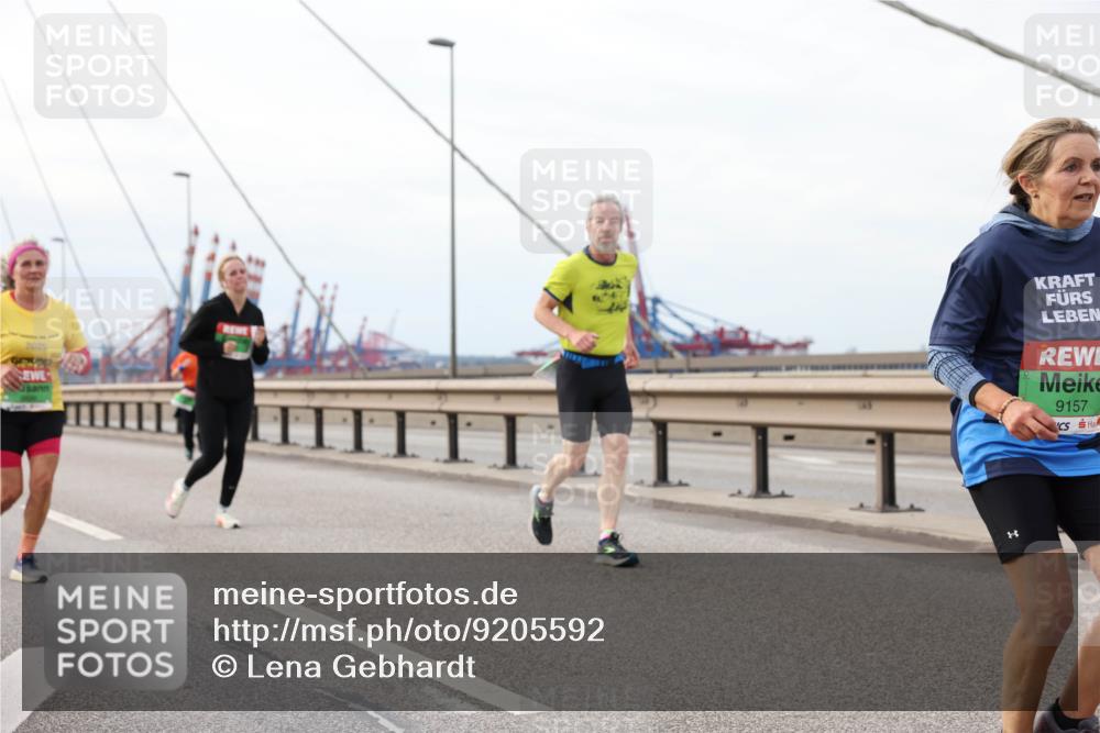 03.10.2025 - Köhlbrandbrückenlauf Lena Gebhardt http://msf.ph/oto/9205592 03.10.2025 16:01:44 Position 2 2025, 9157 meine-sportfotos.de