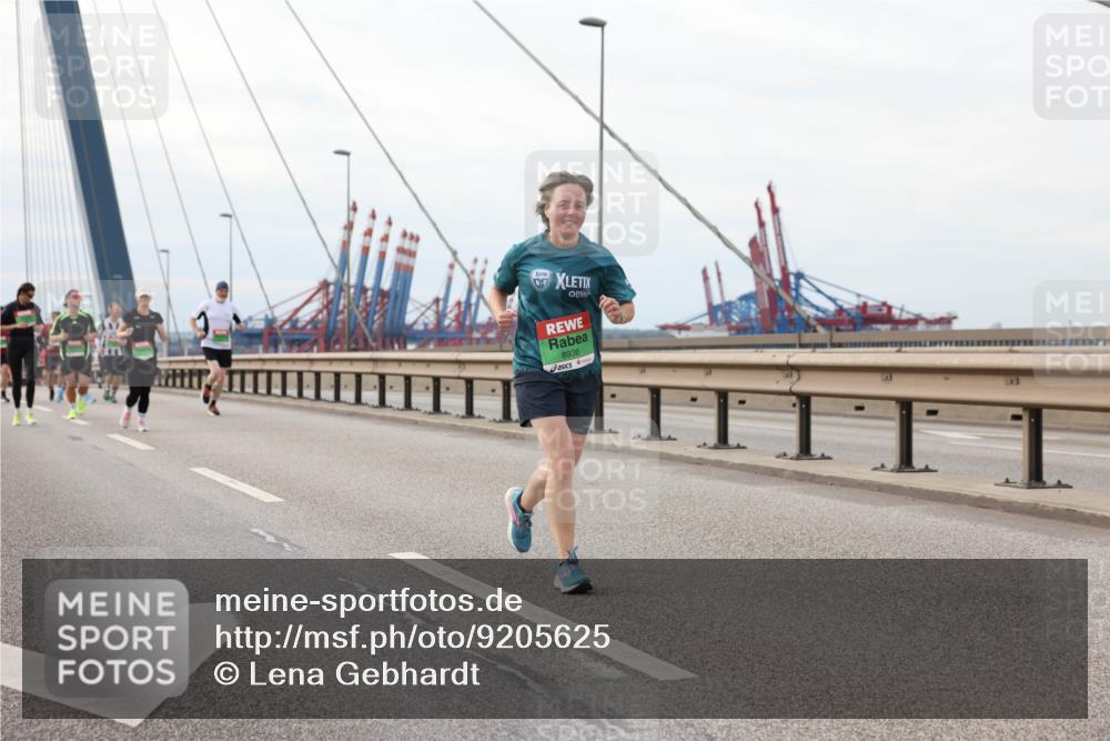 03.10.2025 - Köhlbrandbrückenlauf Lena Gebhardt http://msf.ph/oto/9205625 03.10.2025 16:01:51 Position 2 07, 8936 meine-sportfotos.de