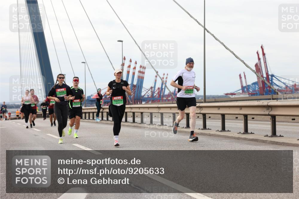 03.10.2025 - Köhlbrandbrückenlauf Lena Gebhardt http://msf.ph/oto/9205633 03.10.2025 16:01:55 Position 2 8021 meine-sportfotos.de