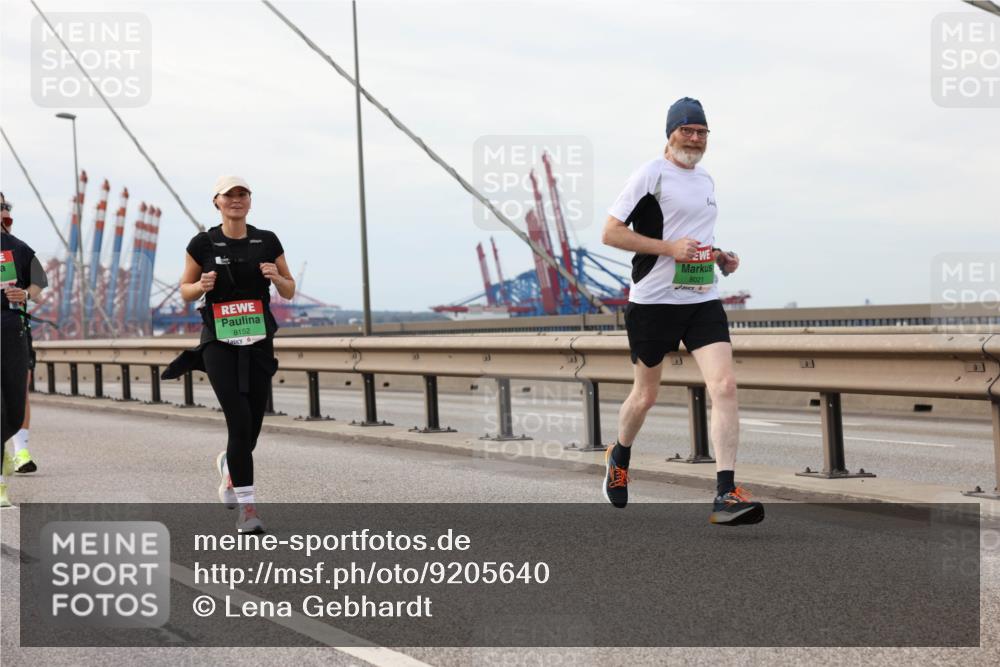 03.10.2025 - Köhlbrandbrückenlauf Lena Gebhardt http://msf.ph/oto/9205640 03.10.2025 16:01:56 Position 2 8152, 8021 meine-sportfotos.de