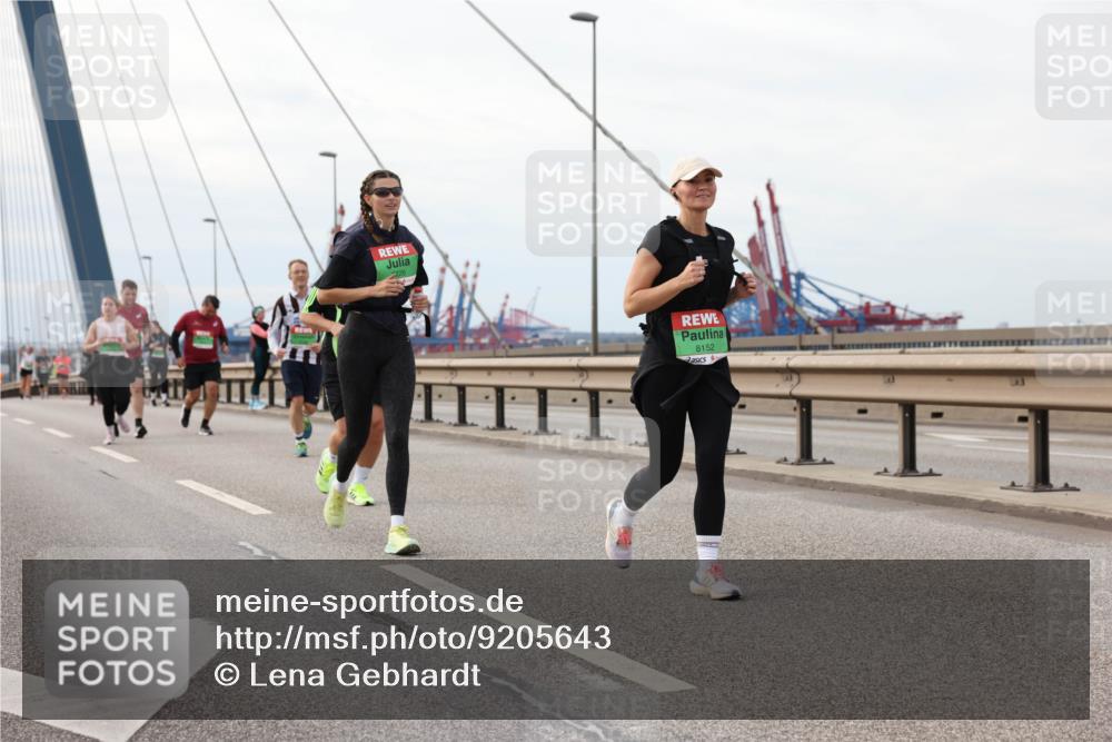 03.10.2025 - Köhlbrandbrückenlauf Lena Gebhardt http://msf.ph/oto/9205643 03.10.2025 16:01:57 Position 2 8152 meine-sportfotos.de
