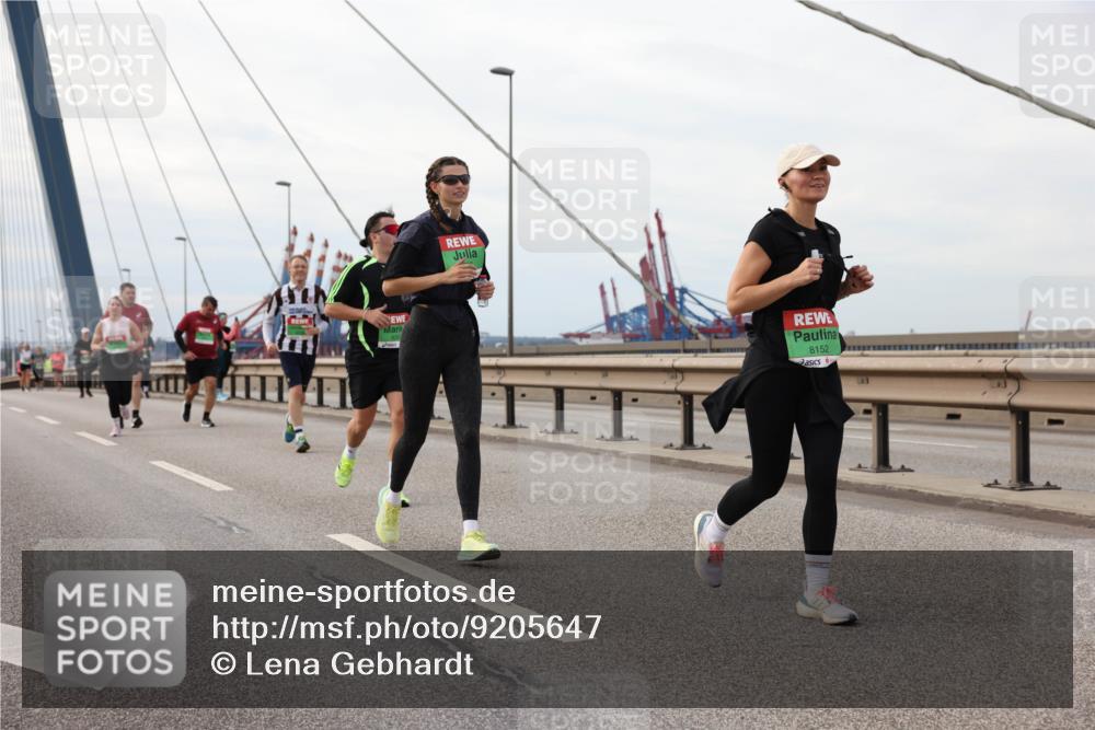 03.10.2025 - Köhlbrandbrückenlauf Lena Gebhardt http://msf.ph/oto/9205647 03.10.2025 16:01:58 Position 2 8152 meine-sportfotos.de