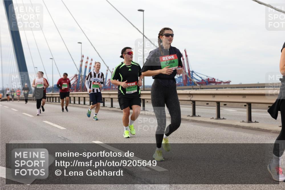 03.10.2025 - Köhlbrandbrückenlauf Lena Gebhardt http://msf.ph/oto/9205649 03.10.2025 16:01:58 Position 2 26 meine-sportfotos.de