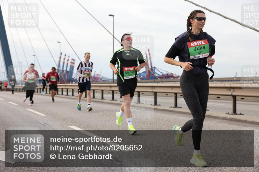 03.10.2025 - Köhlbrandbrückenlauf Lena Gebhardt http://msf.ph/oto/9205652 03.10.2025 16:01:59 Position 2 8201, 8226 meine-sportfotos.de