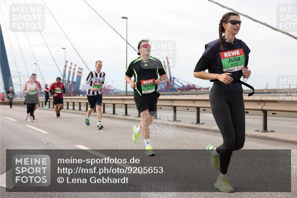 03.10.2025 - Köhlbrandbrückenlauf Lena Gebhardt http://msf.ph/oto/9205653 03.10.2025 16:01:59 Position 2 8201, 8226 meine-sportfotos.de