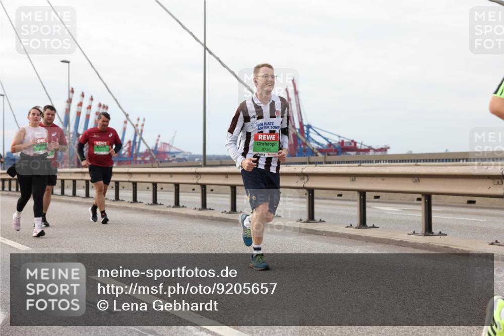 03.10.2025 - Köhlbrandbrückenlauf Lena Gebhardt http://msf.ph/oto/9205657 03.10.2025 16:02:00 Position 2 8736 meine-sportfotos.de