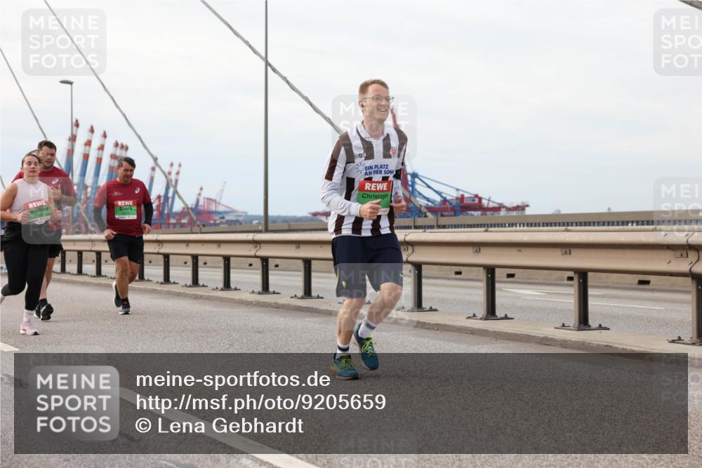 03.10.2025 - Köhlbrandbrückenlauf Lena Gebhardt http://msf.ph/oto/9205659 03.10.2025 16:02:00 Position 2  meine-sportfotos.de