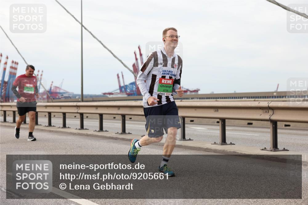 03.10.2025 - Köhlbrandbrückenlauf Lena Gebhardt http://msf.ph/oto/9205661 03.10.2025 16:02:01 Position 2 8736 meine-sportfotos.de